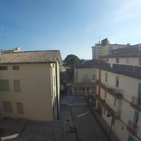 Miramar - Attico Bilocale - Agenzia Cocal Apartment Caorle Exterior photo