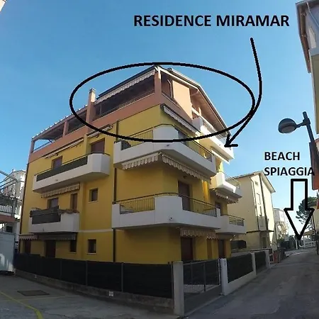 Miramar - Attico Bilocale - Agenzia Cocal Apartment Caorle Exterior photo